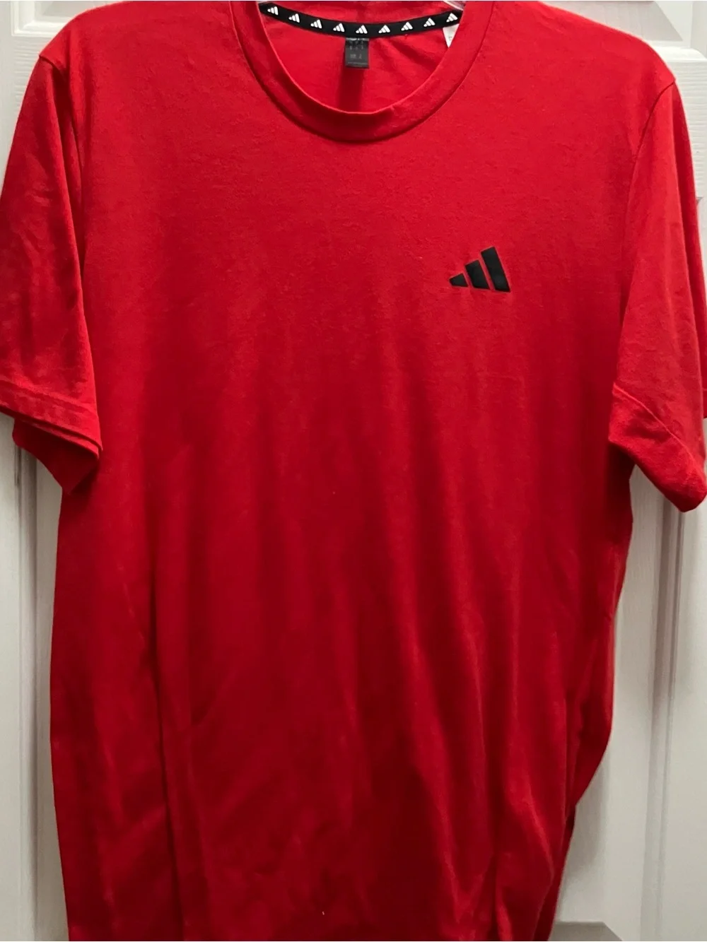 Adidas Men’s Red Aero ready Size Medium Tee Shirt